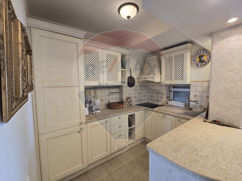 DE VANZARE Apartament cu 4 camere în Mamaia Nord