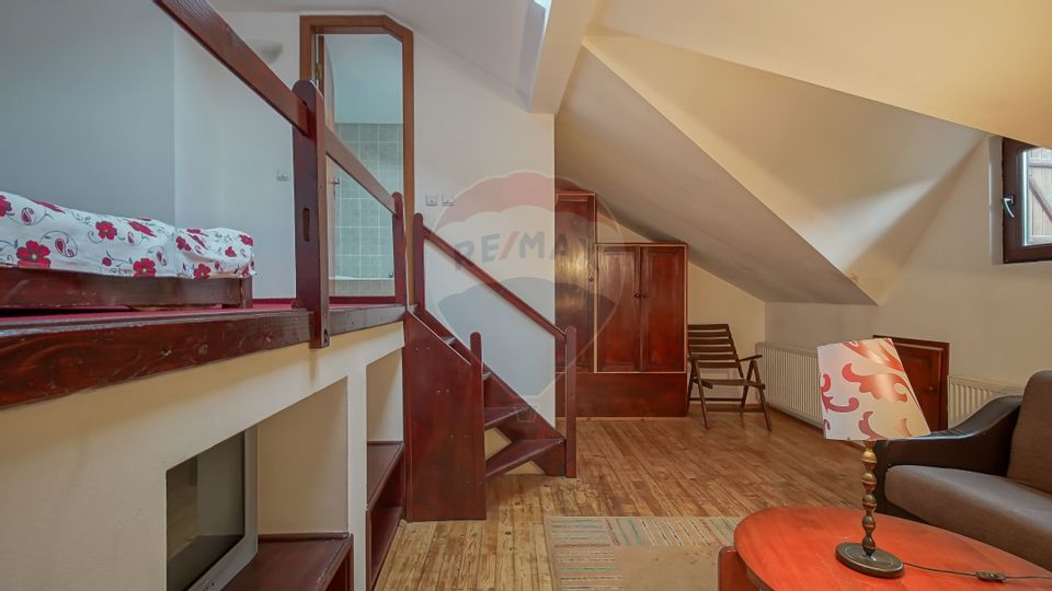 Vila cu potential turistic in Predeal privelisti si liniste montana