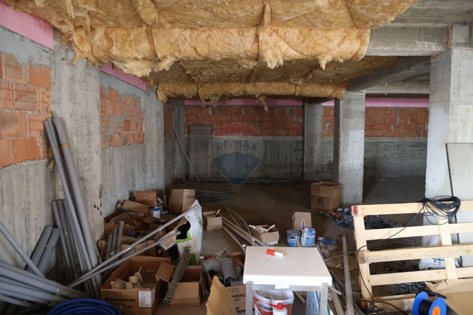 Spațiu comercial de 317mp de vânzare