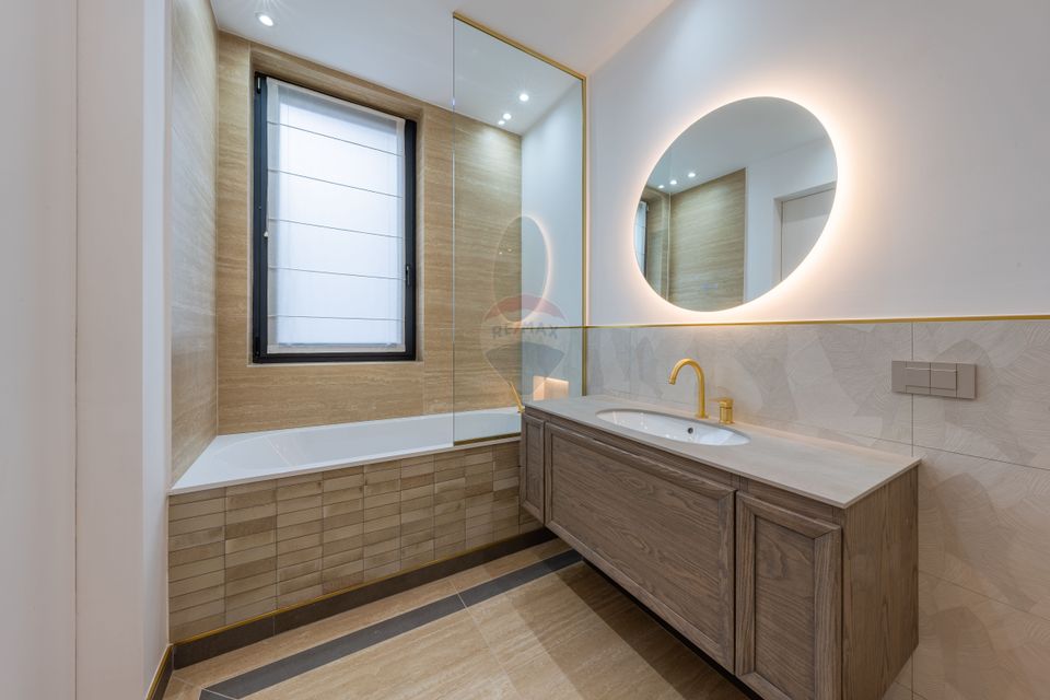 Vila cu 4,5,6  camere de vanzare in Marina Snagov