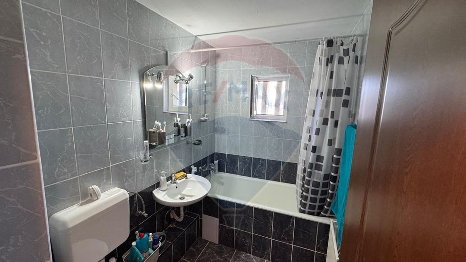 De vanzare: apartament cu 4 camere in zona ultracentrala