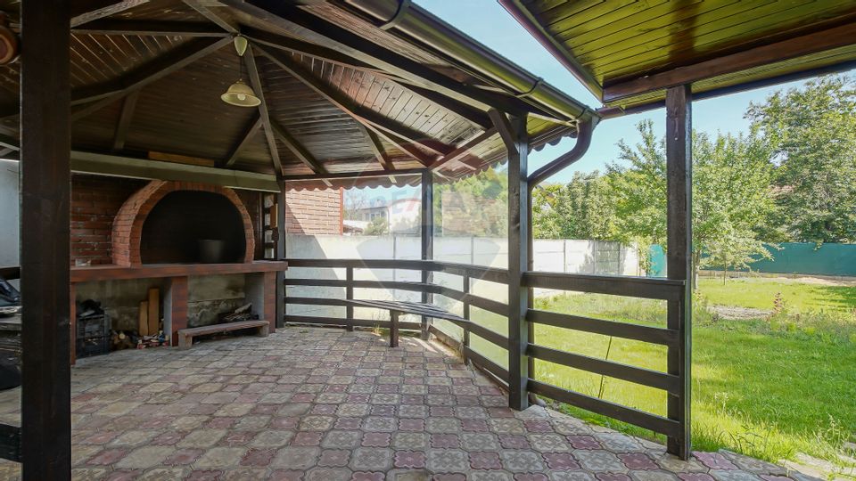 8 room House / Villa for sale, Aurel Vlaicu area
