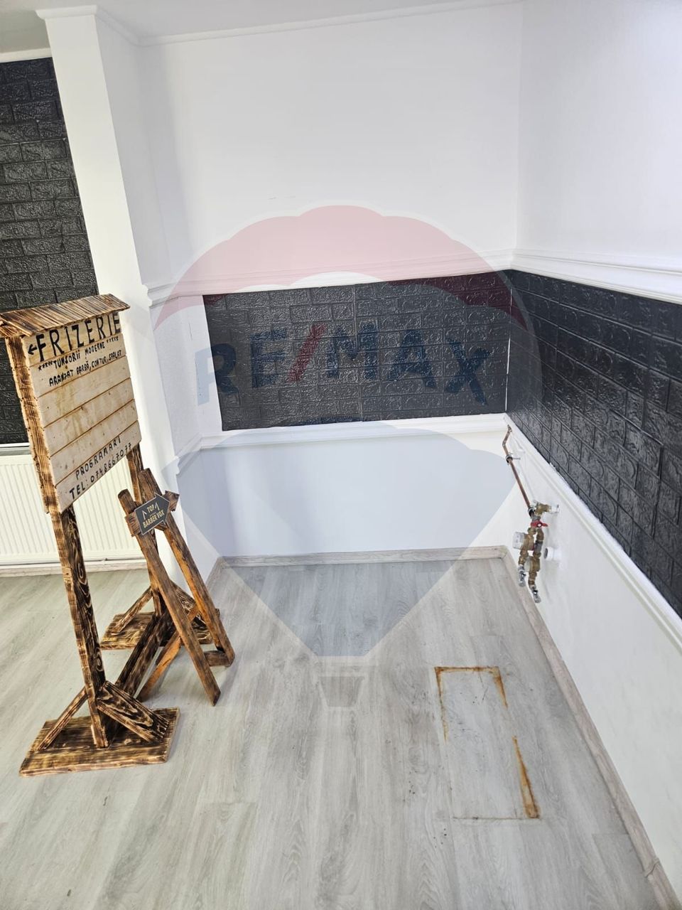 22sq.m Commercial Space for rent