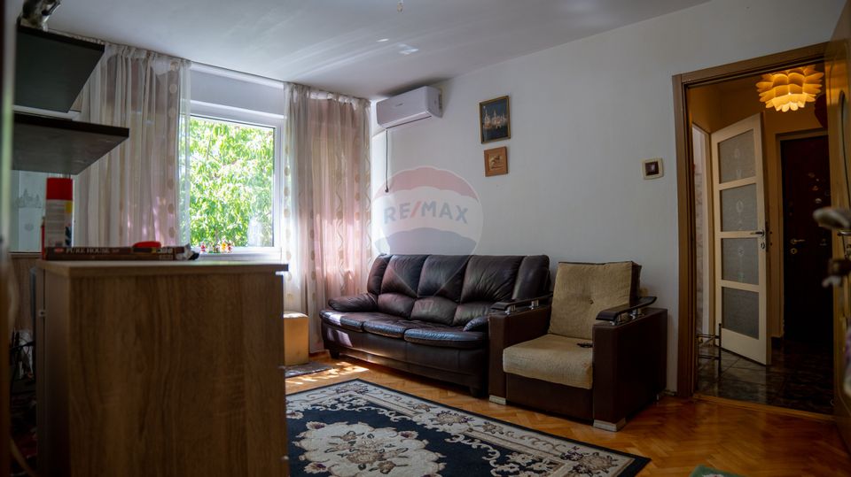 Vanzare apartament 2 camere semidecomandat, Bucurestii Noi