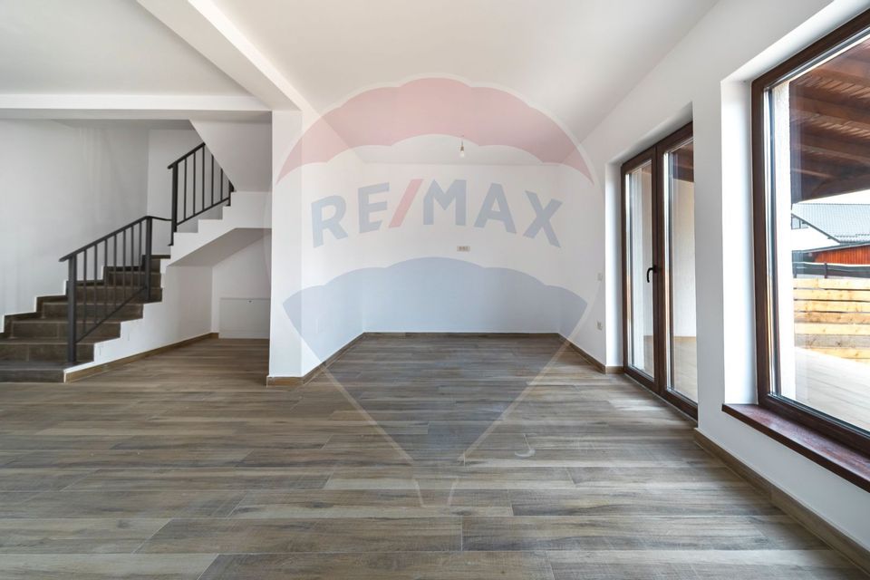 4 room House / Villa for sale