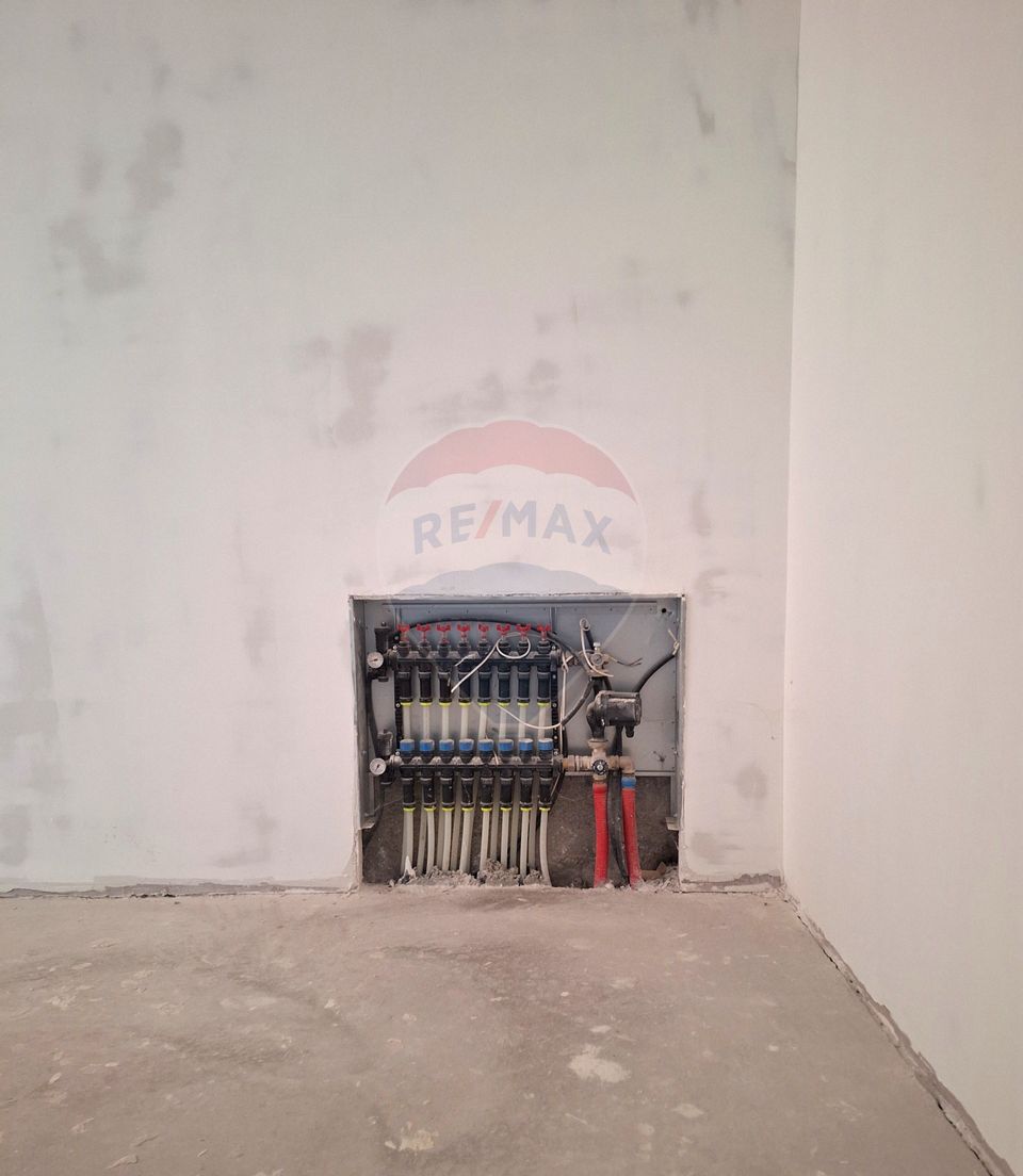 Casă / Vilă la gri aproape gata sa devina " acasa" !