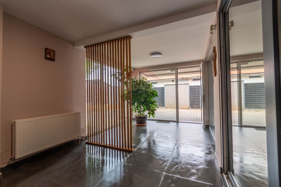 5 room House / Villa for sale, Europa area