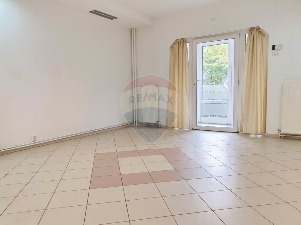 37sq.m Commercial Space for sale, Judetean area