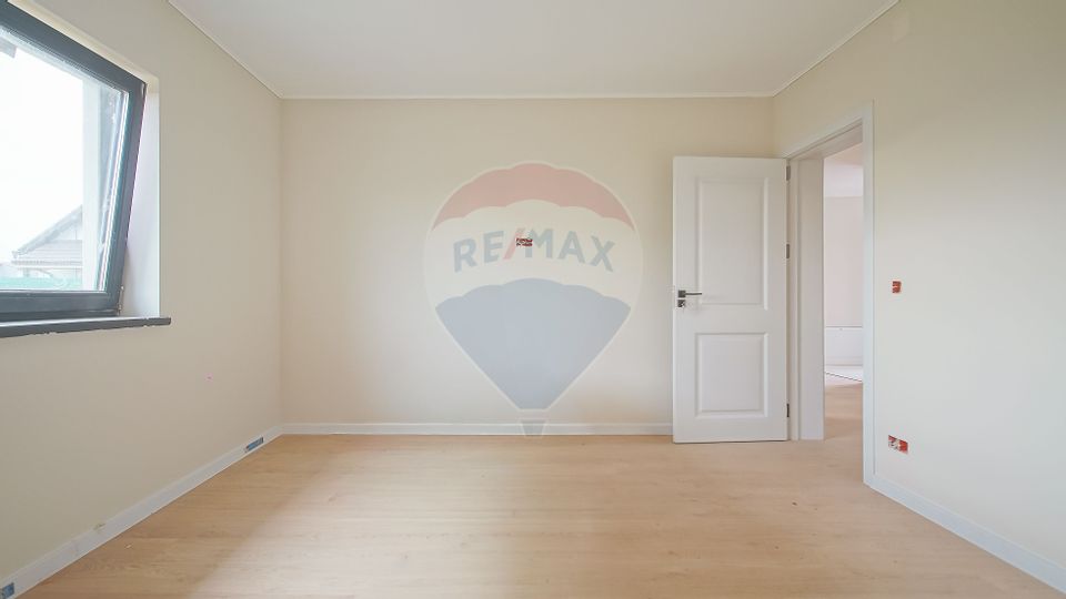 4 room House / Villa for sale