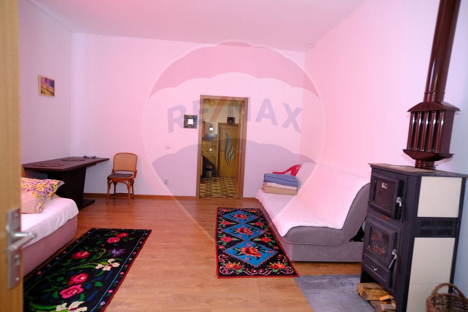 Casa renovata, mobilata si utilata, livada, Lita!