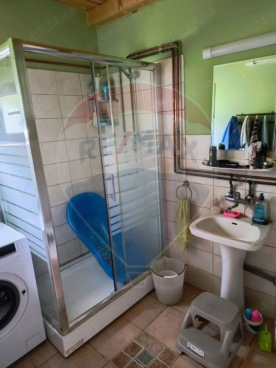 Cabana 5 camere de vânzare in Scrind-Frasinet,2000 mp teren intravilan