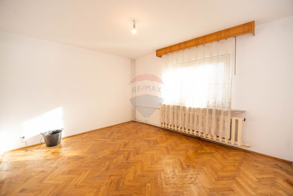 Casa individuala cu 7 camere, de vanzare 250 mp utili,  Buzau