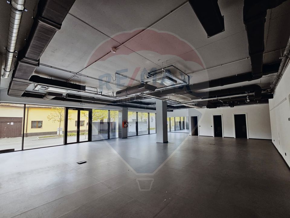 Spațiu comercial - Vitrina - 223 mp - DE INCHIRIAT - zona Garii