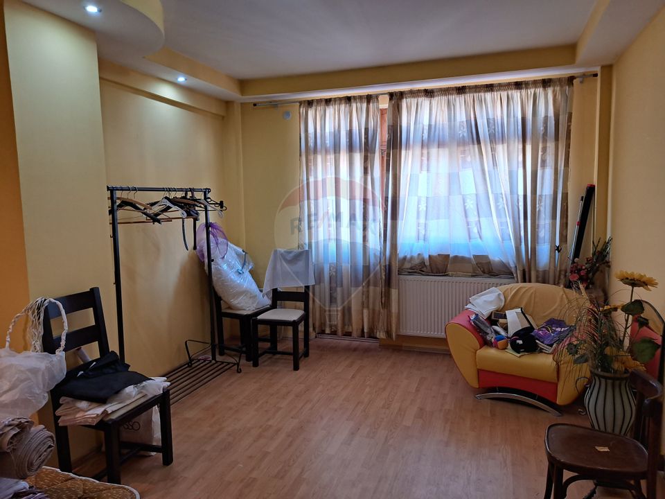 Spațiu de închiriat semicentral, 600 mp
