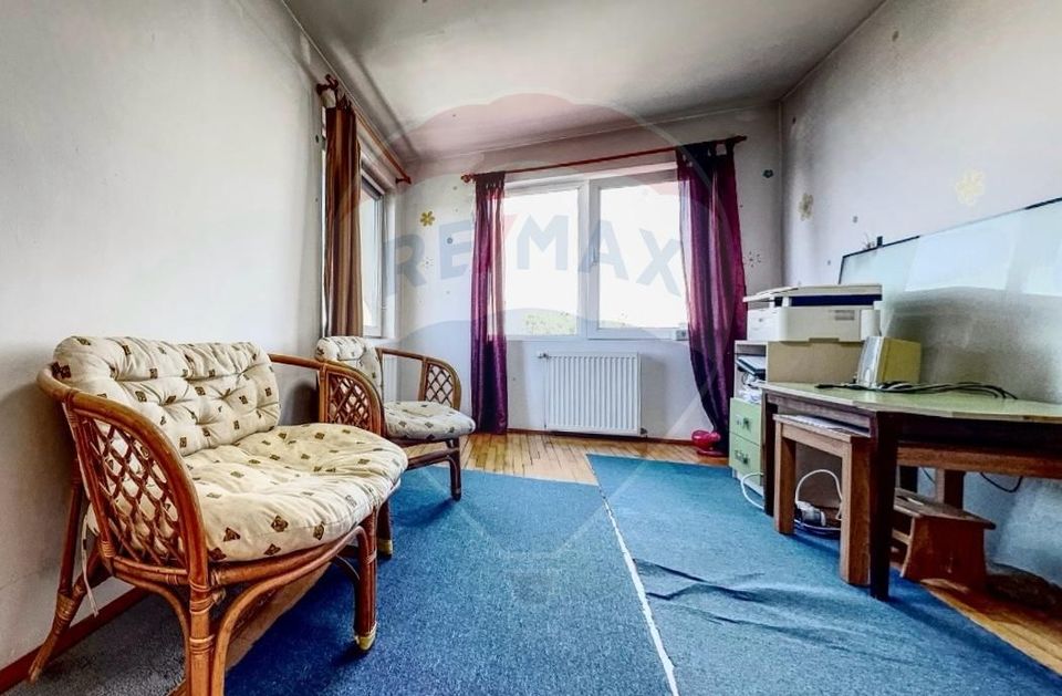 Casă / Vilă cu 6 camere de vânzare