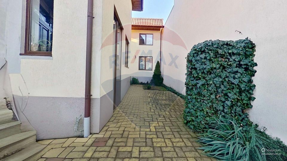 Casă / Vilă cu 7 camere de închiriat în zona Domenii