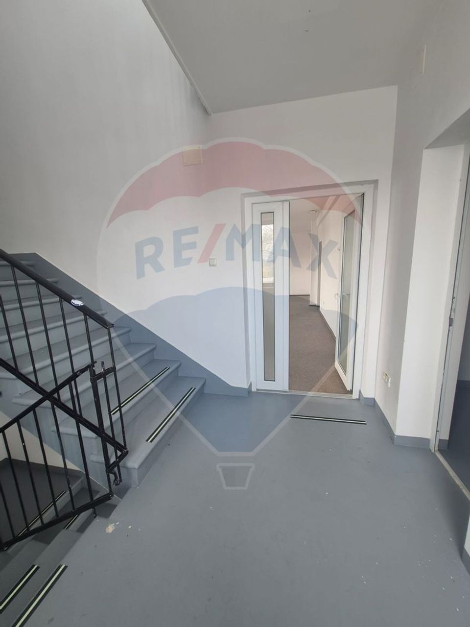 110sq.m Office Space for rent, Alfa area