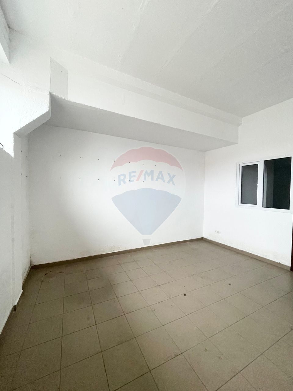333sq.m Industrial Space for rent, UTA area