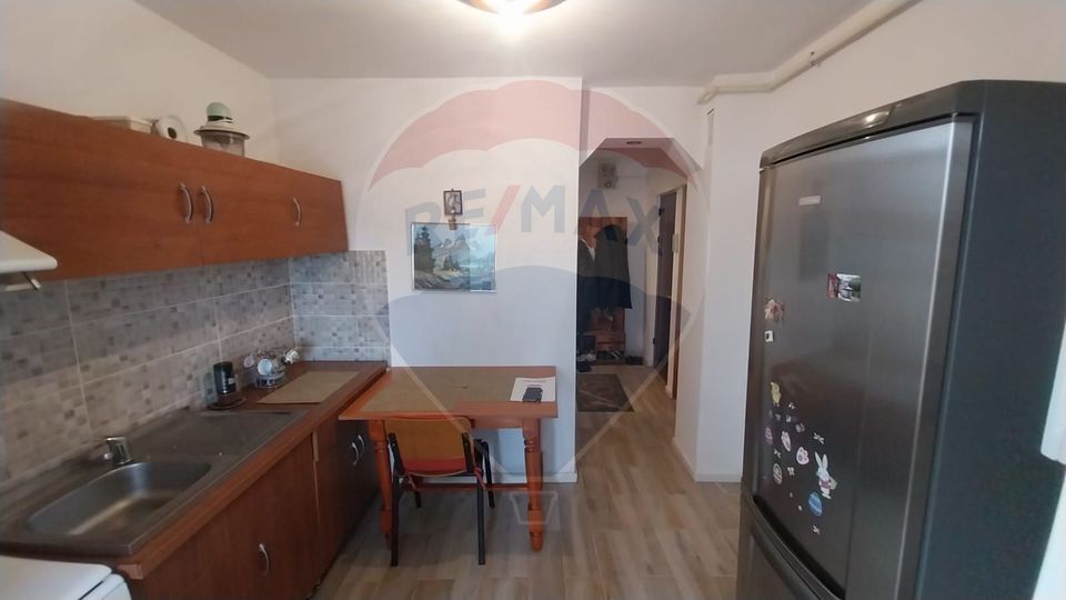 Apartament cu 3 camere decomandate în Lapus-Decebal