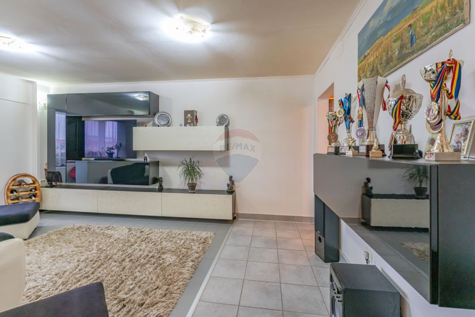 Apartament cu 3 camere - cartierul Tractorul | zona Cerna