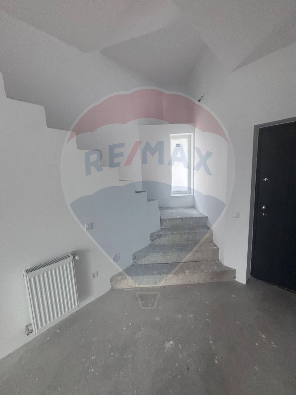 DE VANZARE Casă / Vilă cu 5 camere Popesti - Leordeni