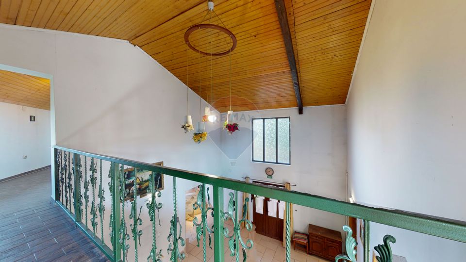 10 room Hotel / Pension for sale