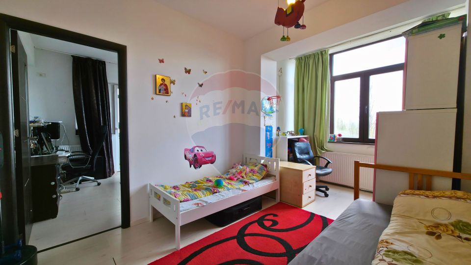 Apartament 3 camere 1 Decembrie de Vanzare