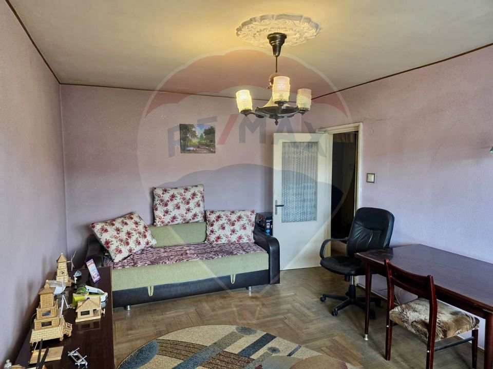 Apartament cu 3 camere decomandat de vânzare, zona Orizont