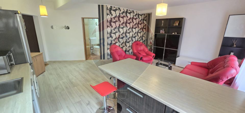 Apartament cu 3 camere de vânzare în zona Strand
