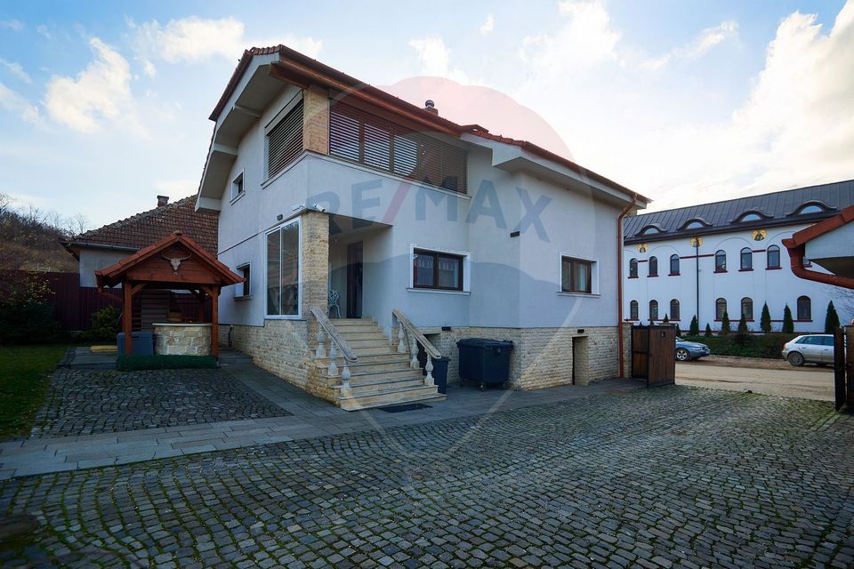 180sq.m Special Property for sale