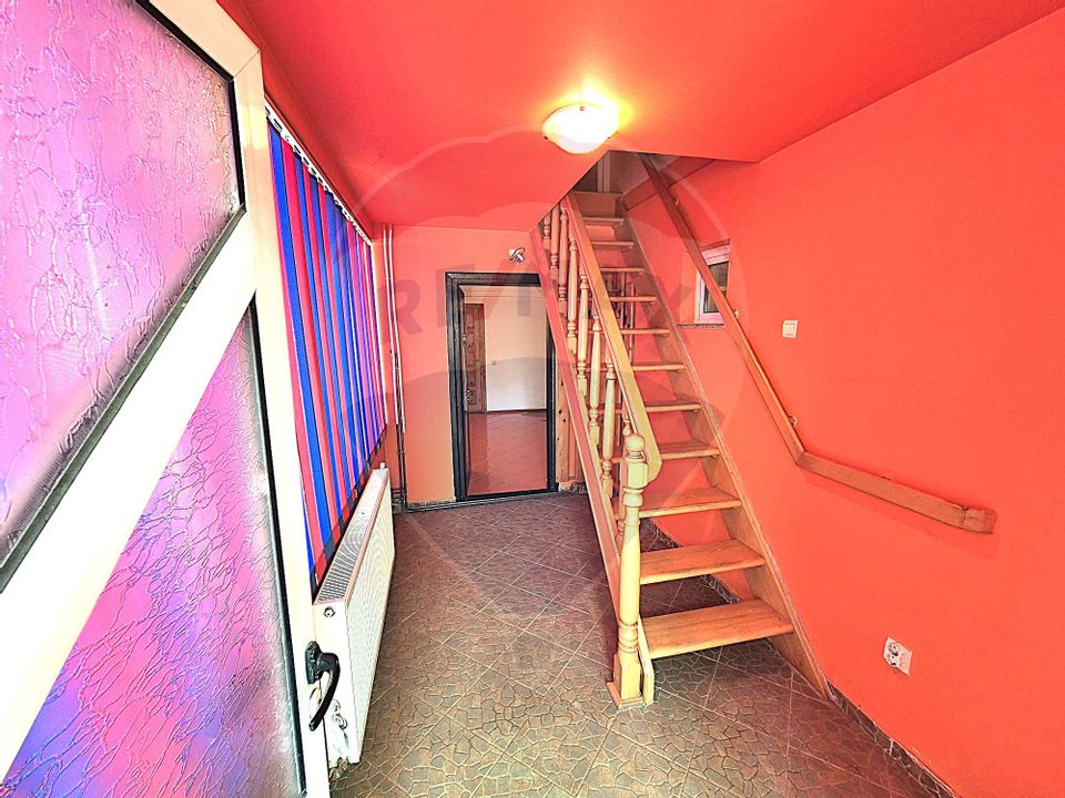 6 room House / Villa for sale, Serbanesti area