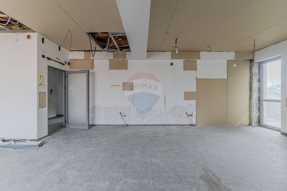 Cladire de 902 mp utili de vânzare, zona Grivitei - DN 13, COMISION 0