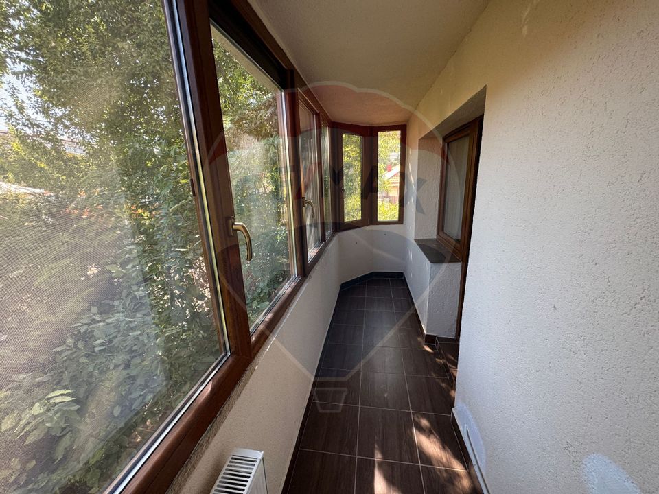 Apartament cu 3 camere de inchiriat în zona Banca Nationala