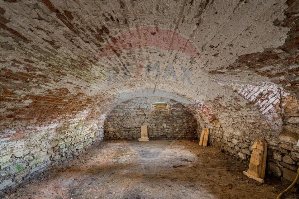 Fostă școală săsească semnată de Fritz Balthes – Bruiu, Sibiu