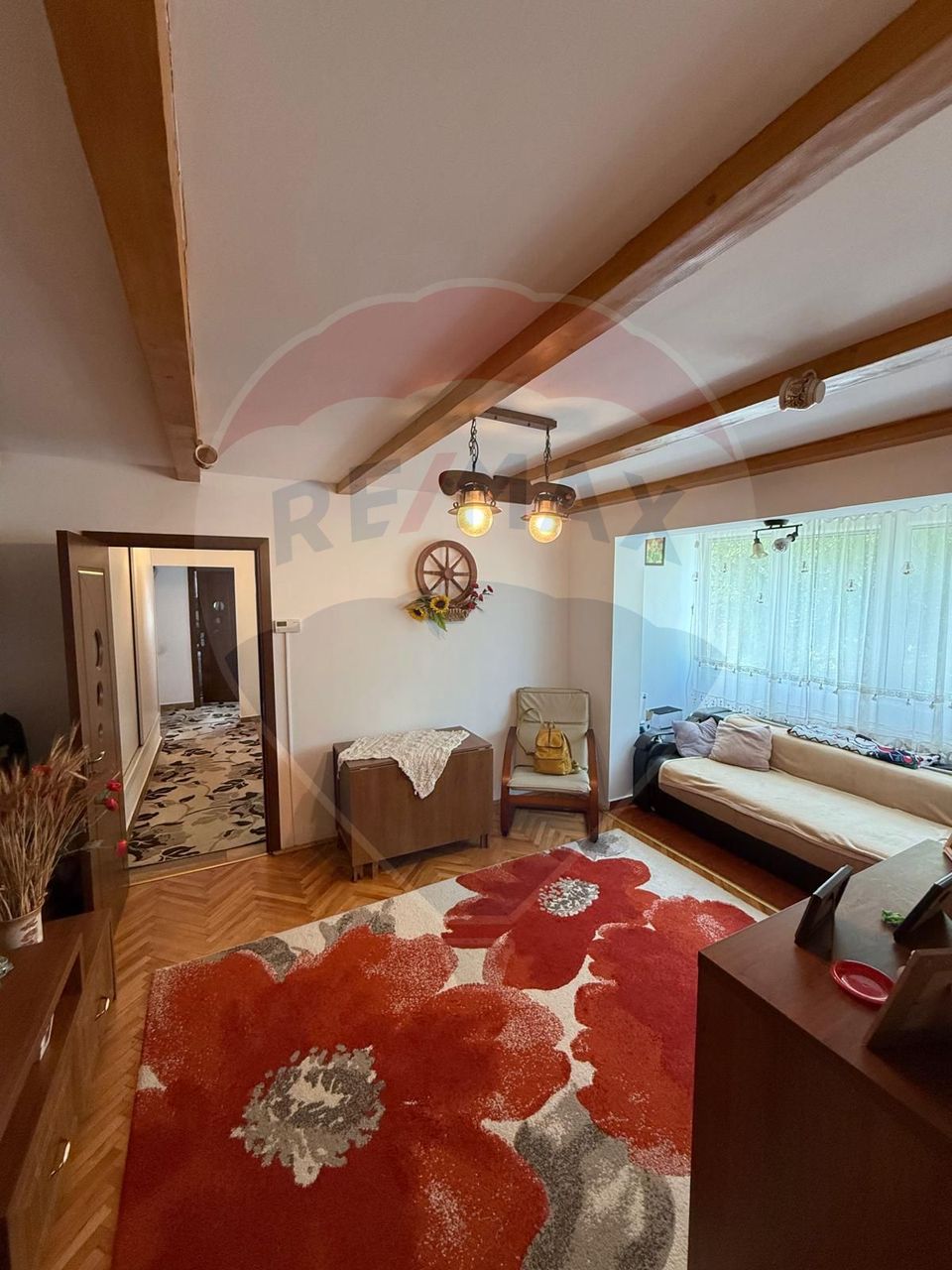 CENTRAL APARTAMENT CU 4 CAMERE ETAJ 1 DE VANZARE