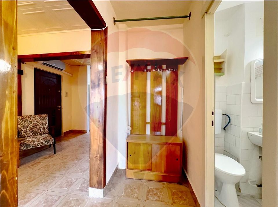 Apartament cu 3 camere de vânzare în zona Aradului