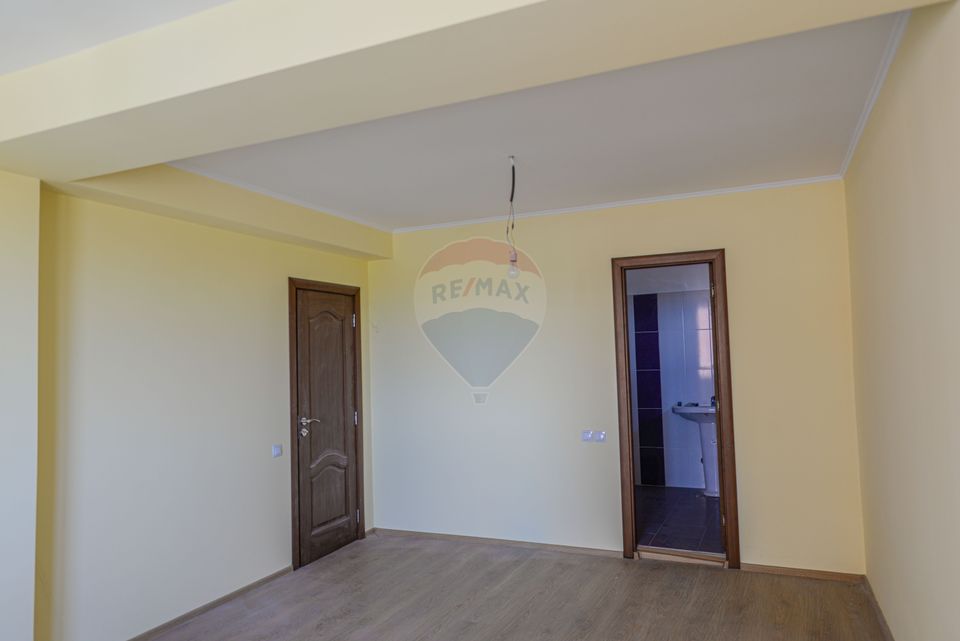 De vanzare proprietate speciala versatila | Casa + hala, teren 580mp
