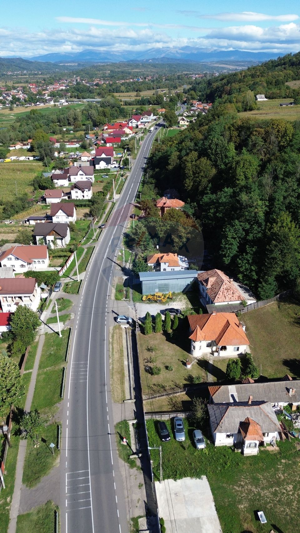 Spatiu comercial si casa de vanzare in Furnicosi.