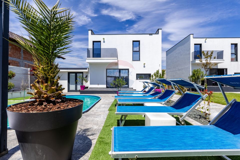 Vilă de lux cu piscina de închiriat