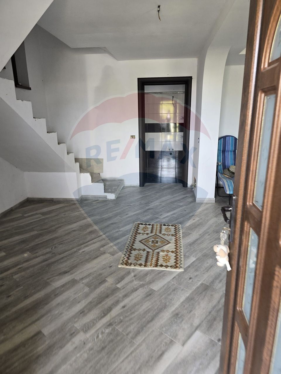 Casă / Vilă cu 4 camere de vânzare în zona Periferie