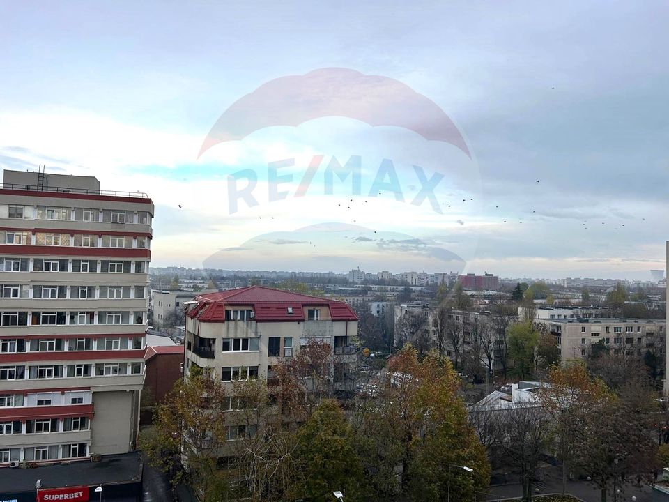 Apartament cu 3 camere de vânzare în zona Drumul Gazarului