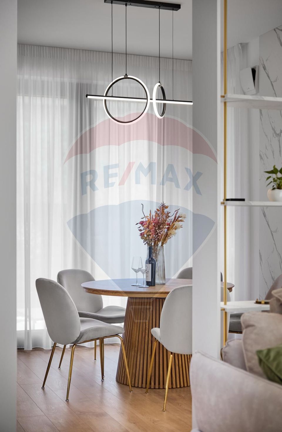 House / Villa for sale in Mogosoaia, shop, bus, utilities