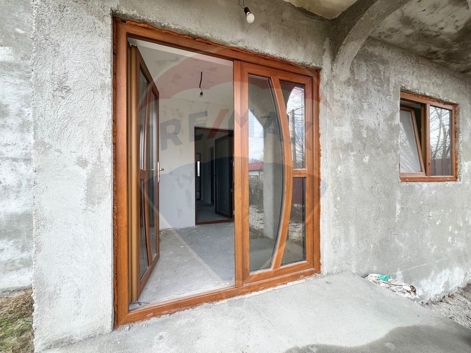 Investitie/Vanzare-  Vilă cu 5 camere la 45 minute de Bucuresti