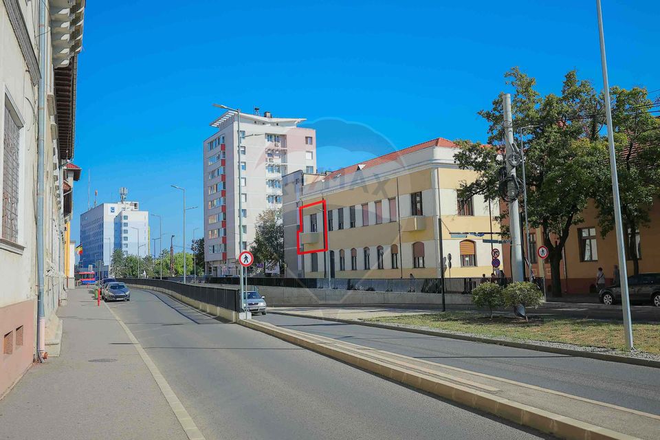 Apartament cu 2 camere de vânzare în zona Ultracentralǎ