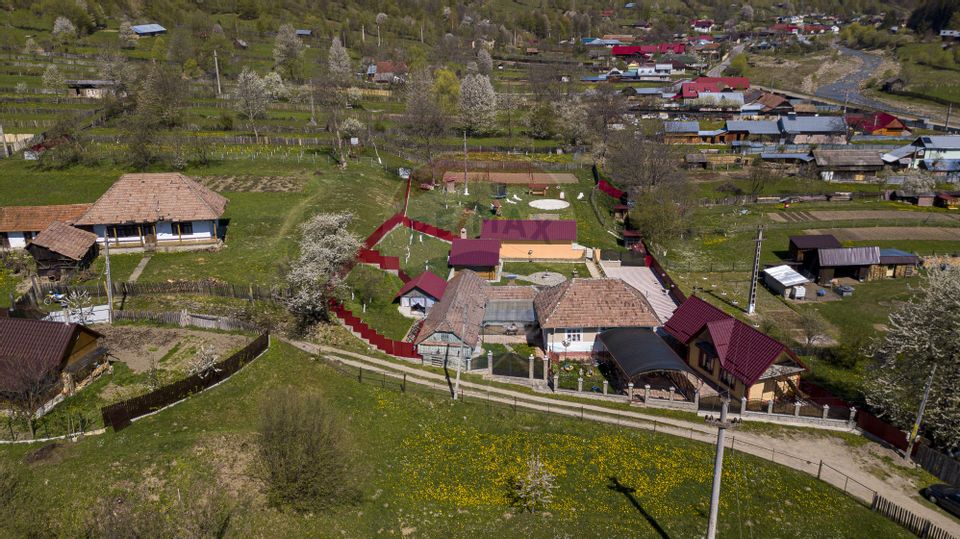 Casă / Vilă de vânzare, zonă turistică, Apa Asău, județ Bacău