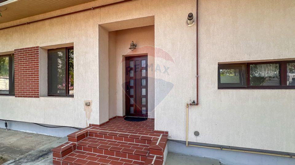 Vila cu doua unitati locative de inchiriat în zona de Nord / Sisesti