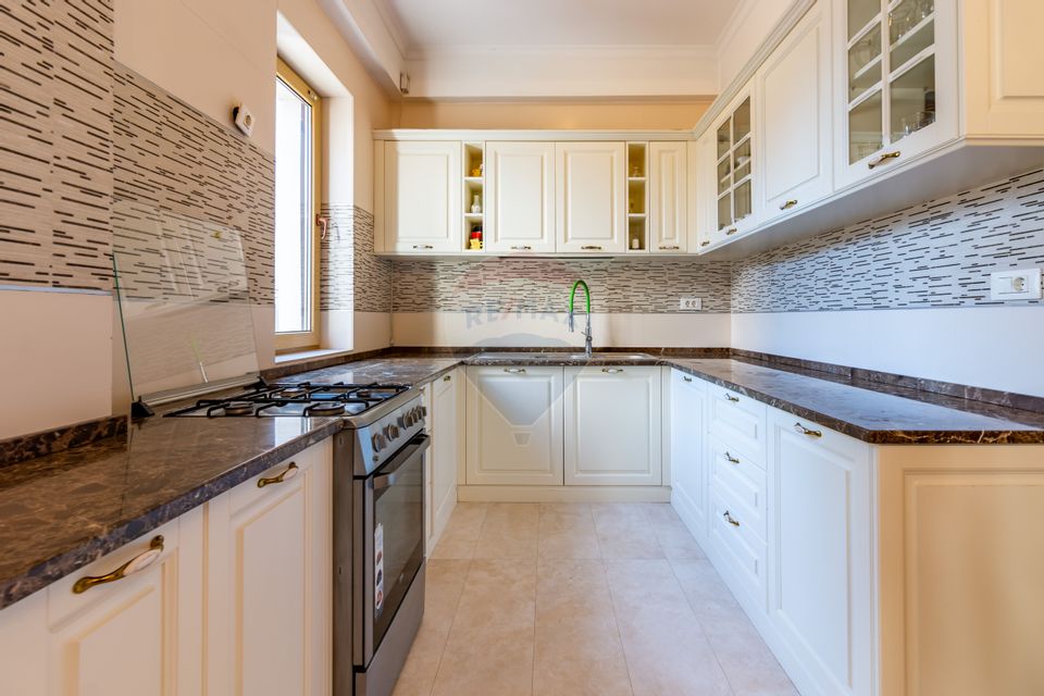 For Sale House / Villa with 11 rooms and Production Hall Voluntari