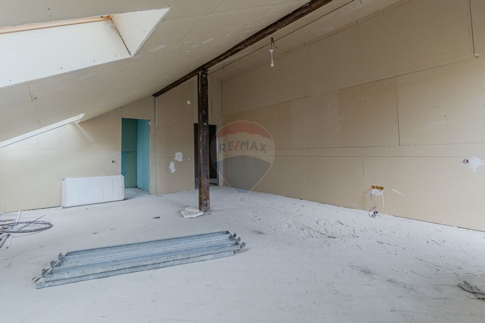 Cladire de 902 mp utili de vânzare, zona Grivitei - DN 13, COMISION 0