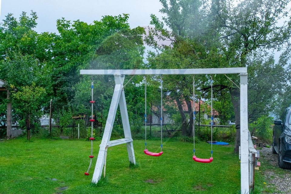 Cabana la Flo, 8 cam,P + M, teren 888 mp oportunitate de investitie !