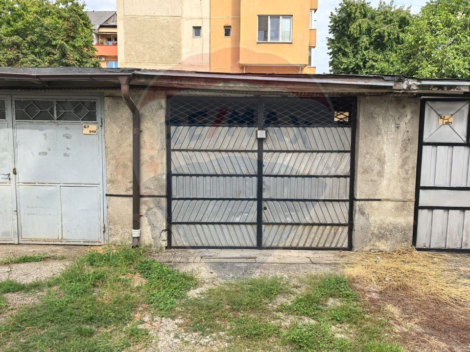 Prima închiriere - Apartament 3 camere + garaj în zona Central